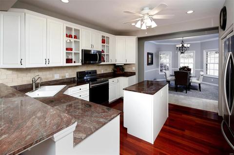 724 Old Kiefer Creek Rd, Ballwin, MO 63021 photo 4