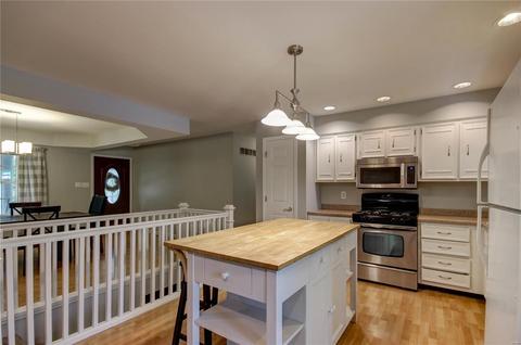 208 Saint Leo Dr, O'fallon, MO 63366 photo 11