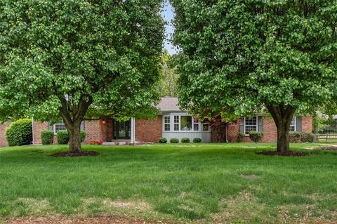 328 Algonquin Dr, Ballwin, MO 63011 photo 1