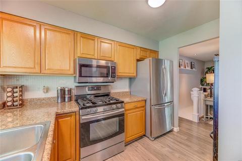 542 Blazedwood Dr, Ballwin, MO 63021 photo 4