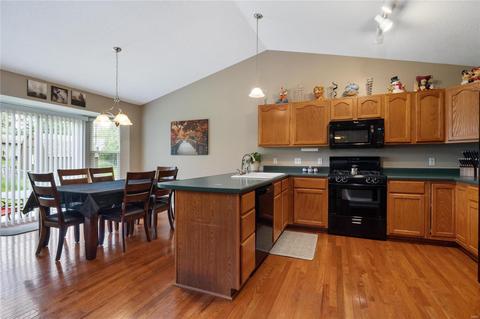 7 N Lang Dr, O'fallon, MO 63366 photo 2