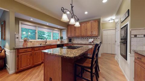 551 Malinmor, Weldon Spring, MO 63304 photo 18