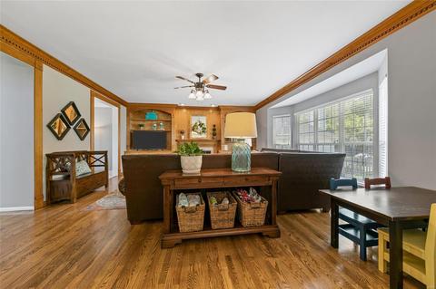 348 Galloway Oaks Dr, Ballwin, MO 63021 photo 9