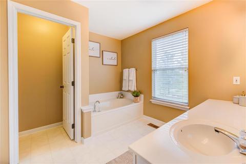 306 Panhurst Ct, Ballwin, MO 63021 photo 14