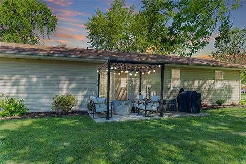 20 S Kern Dr, O'fallon, MO 63366 photo 2