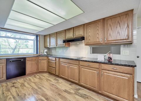 4 Otley Ct, Manchester, MO 63011 photo 4