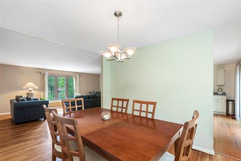 517 Bitterfield Dr, Ballwin, MO 63011 photo 9