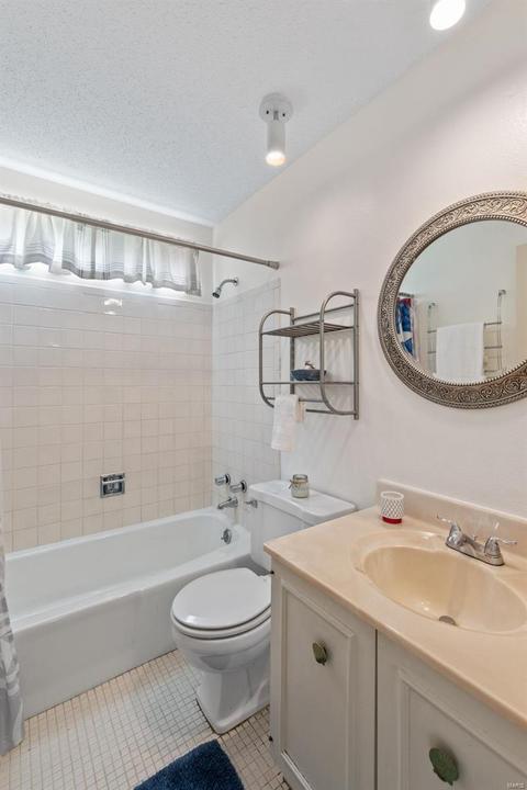 517 Bitterfield Dr, Ballwin, MO 63011 photo 19