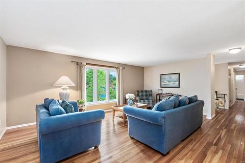 517 Bitterfield Dr, Ballwin, MO 63011 photo 2