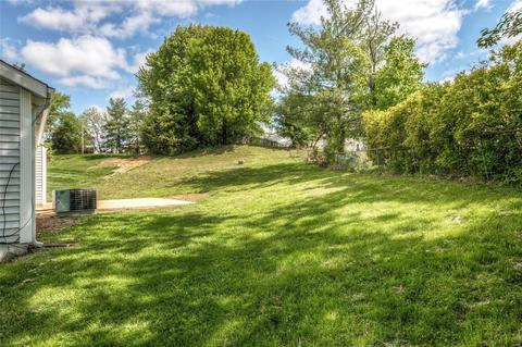 126 Caravel Ct, Ballwin, MO 63021 photo 33