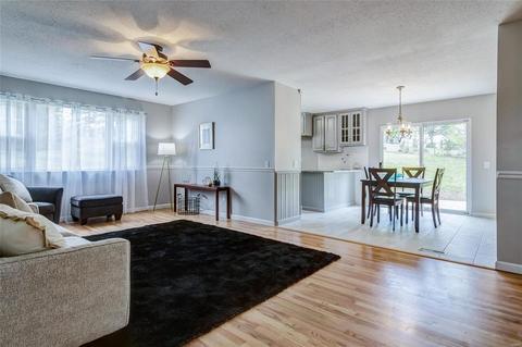 126 Caravel Ct, Ballwin, MO 63021 photo 5