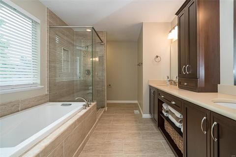 309 Arbor Gln, Ballwin, MO 63021 photo 17