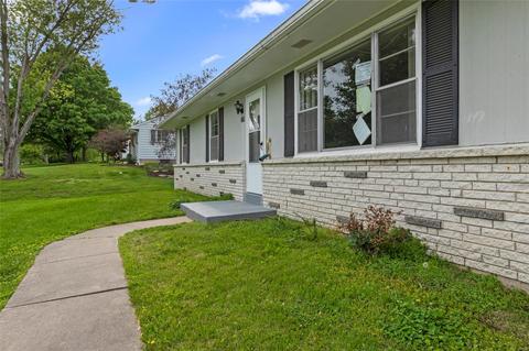 1375 Marsh Ave, Ellisville, MO 63011 photo 2