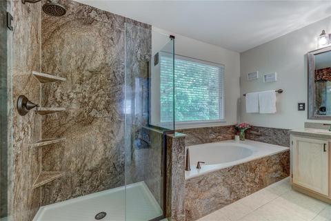 954 Castle Pines Dr, Ballwin, MO 63021 photo 15