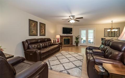 523 Charoak Dr, Ballwin, MO 63021 photo 9