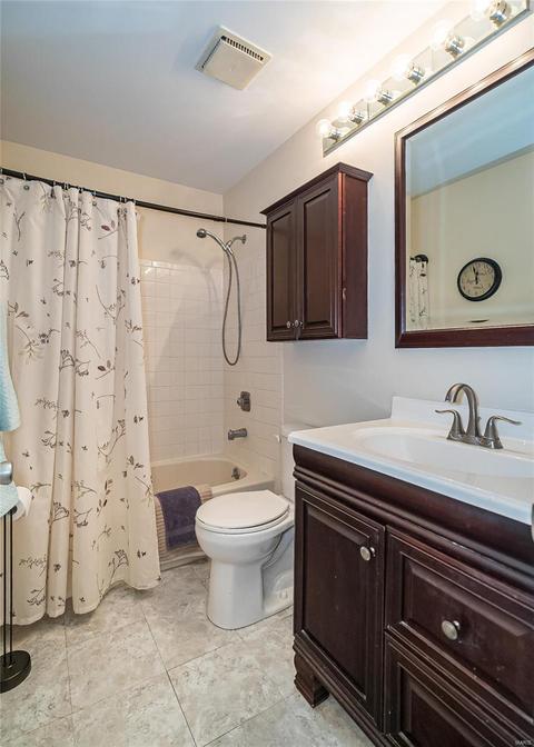 523 Charoak Dr, Ballwin, MO 63021 photo 28