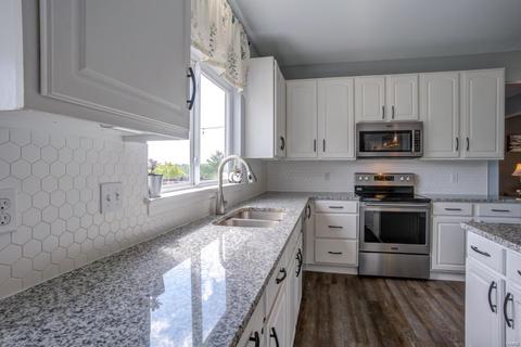 420 Valley Spring Dr, O'fallon, MO 63366 photo 13