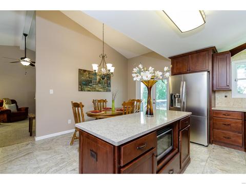 821 Laura Lee Dr, O'fallon, MO 63366 photo 11