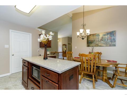 821 Laura Lee Dr, O'fallon, MO 63366 photo 10