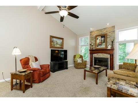 821 Laura Lee Dr, O'fallon, MO 63366 photo 6