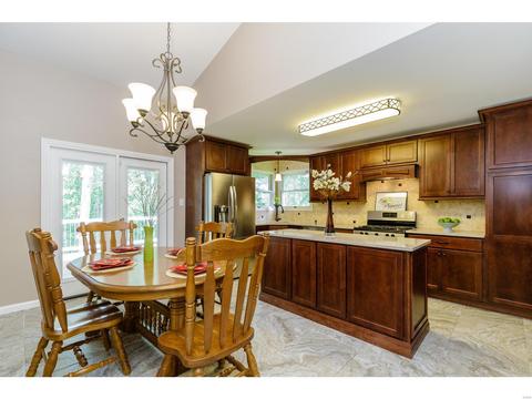 821 Laura Lee Dr, O'fallon, MO 63366 photo 8