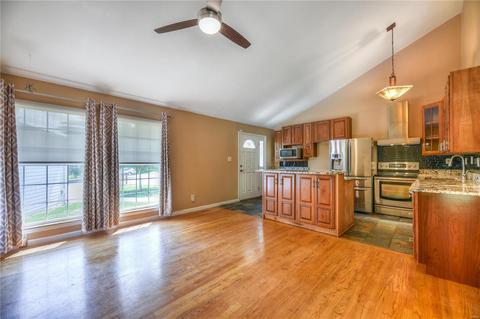 404 Great Hill Dr, Ballwin, MO 63021 photo 2