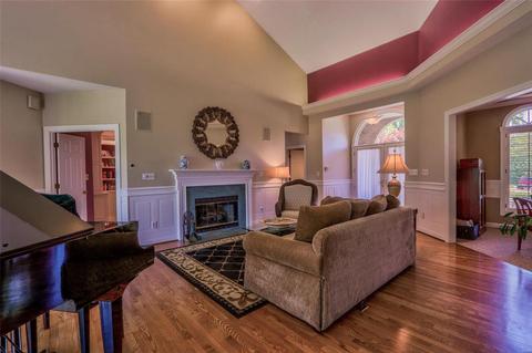 654 Clifden Dr, Weldon Spring, MO 63304 photo 9