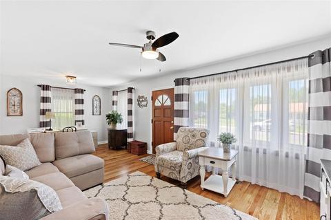 3438 Saint Clovis Ln, Saint Ann, MO 63074 photo 4