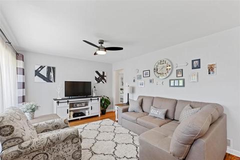 3438 Saint Clovis Ln, Saint Ann, MO 63074 photo 7