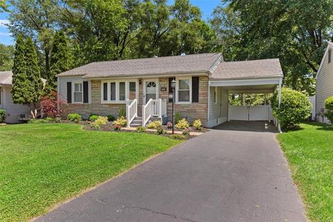 3438 Saint Clovis Ln, Saint Ann, MO 63074 photo 2