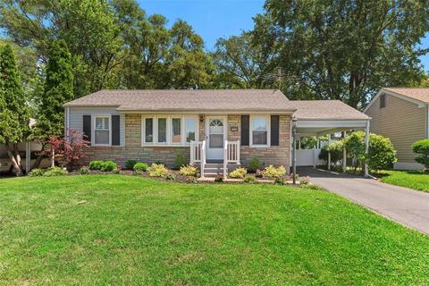 3438 Saint Clovis Ln, Saint Ann, MO 63074 photo 1