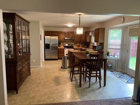 6359 Long Timber Dr, O'fallon, MO 63368 photo 3