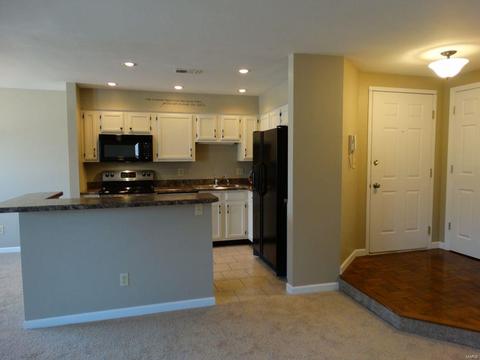 705 Lofty Point Dr #C, Ballwin, MO 63021 photo 4