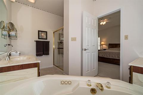 805 Castle Ridge Ct, Ballwin, MO 63021 photo 24