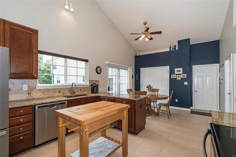805 Castle Ridge Ct, Ballwin, MO 63021 photo 13