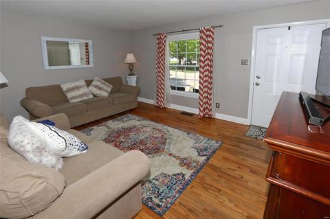 2224 Guebert Rd, Fenton, MO 63026 photo 2