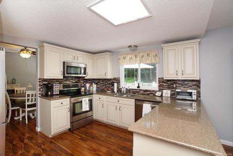 544 Woodlyn Xing, Ballwin, MO 63021 photo 3