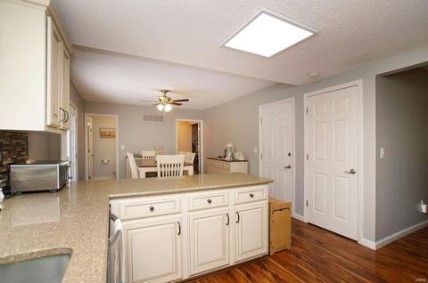 544 Woodlyn Xing, Ballwin, MO 63021 photo 14