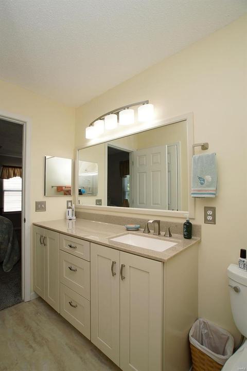 544 Woodlyn Xing, Ballwin, MO 63021 photo 21