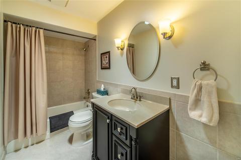 856 Green Lantern Ln, Ballwin, MO 63011 photo 23