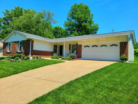 856 Green Lantern Ln, Ballwin, MO 63011 photo 2