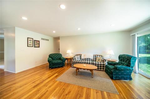 856 Green Lantern Ln, Ballwin, MO 63011 photo 7