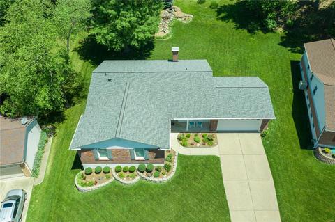 856 Green Lantern Ln, Ballwin, MO 63011 photo 3