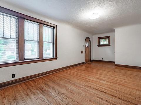 5605 Gresham Ave, Saint Louis, MO 63109 photo 5