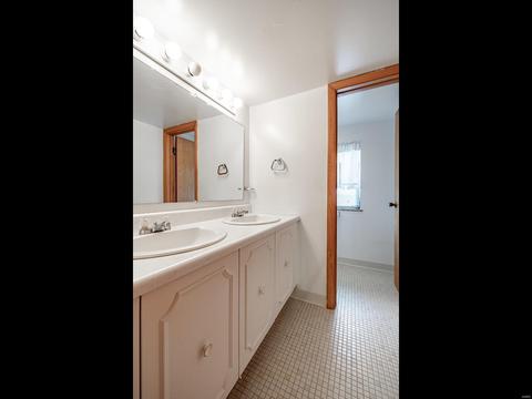 5605 Gresham Ave, Saint Louis, MO 63109 photo 21