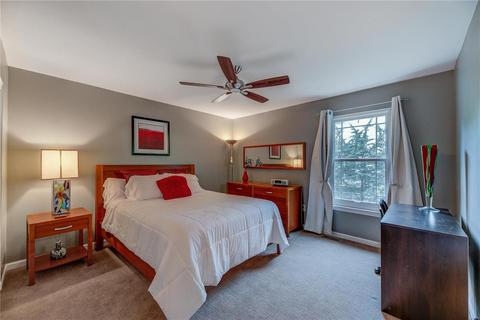 826 Castle Ridge Ct, Ballwin, MO 63021 photo 18