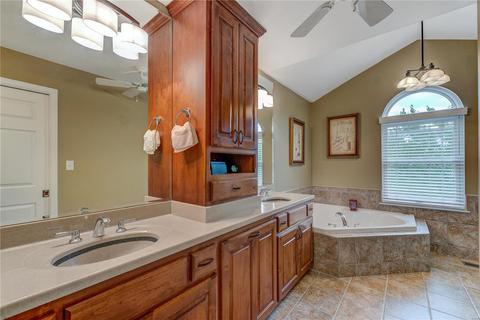 826 Castle Ridge Ct, Ballwin, MO 63021 photo 14