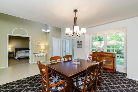 447 Valley Manor Dr, Ballwin, MO 63021 photo 3
