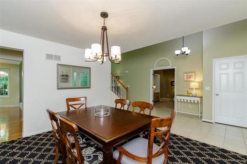 447 Valley Manor Dr, Ballwin, MO 63021 photo 4