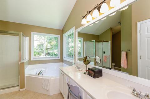 447 Valley Manor Dr, Ballwin, MO 63021 photo 13
